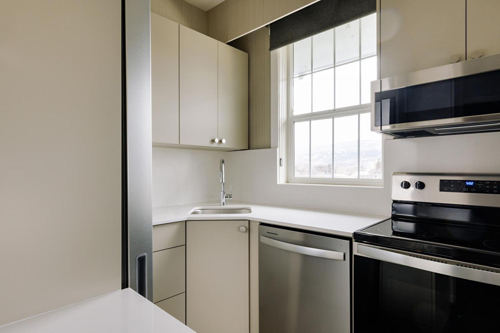 Balcomo, A Ramada By Wyndham Penticton Ngoại thất bức ảnh