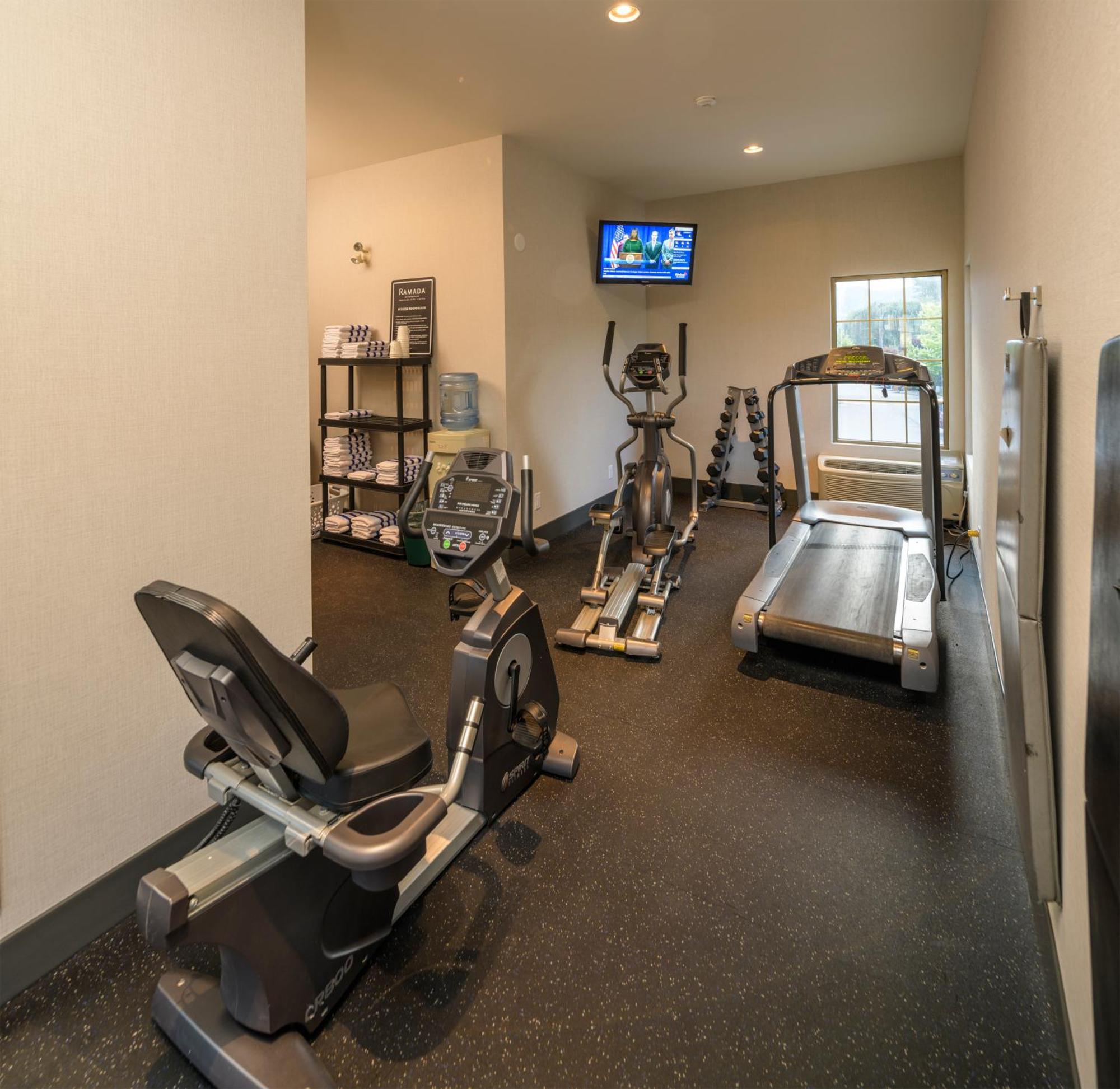 Balcomo, A Ramada By Wyndham Penticton Ngoại thất bức ảnh