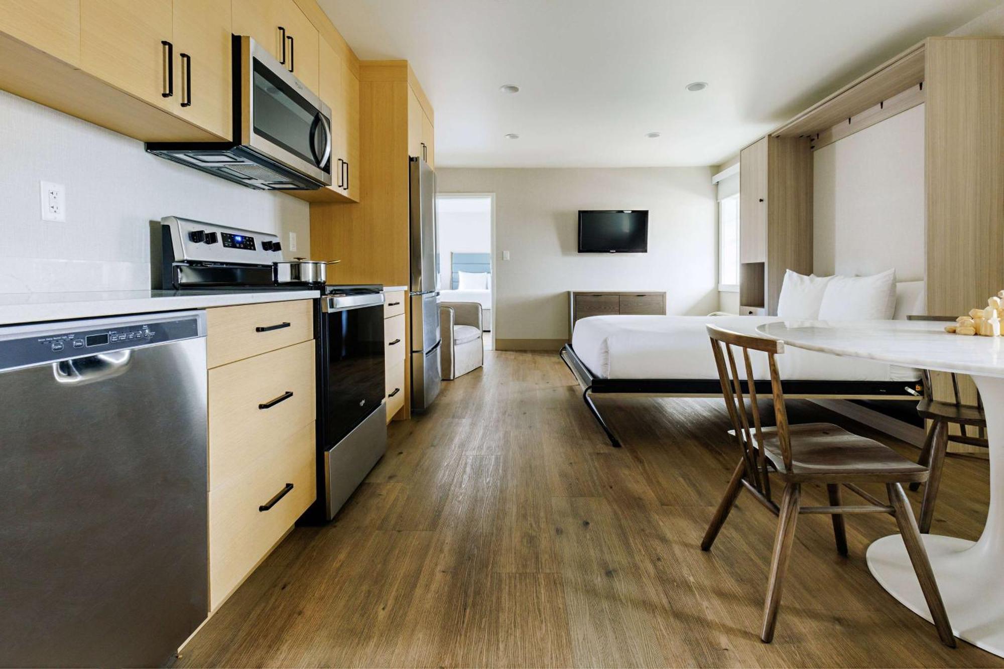 Balcomo, A Ramada By Wyndham Penticton Ngoại thất bức ảnh