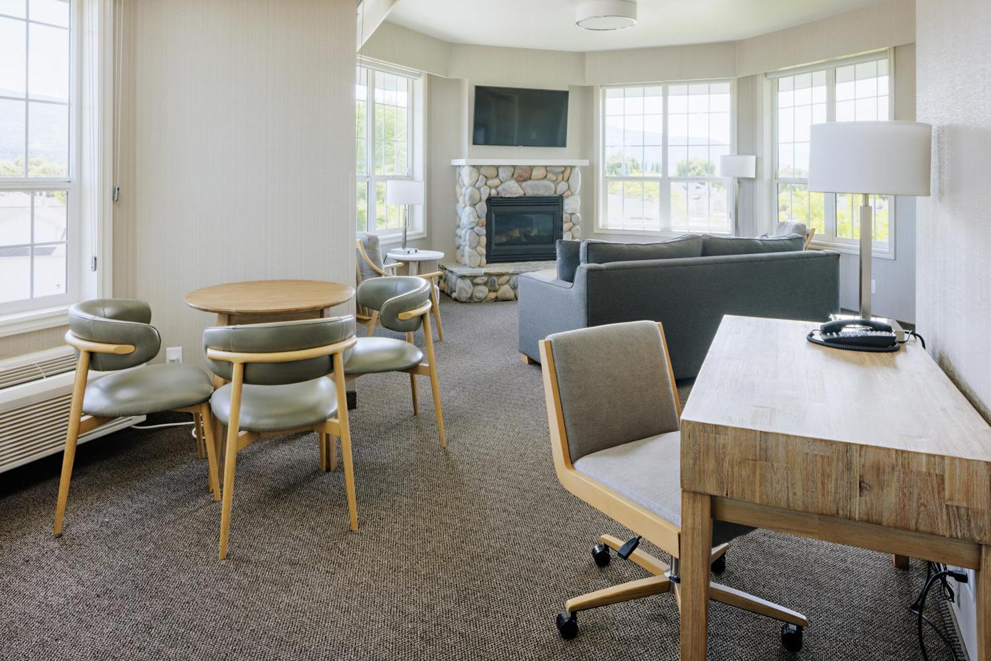 Balcomo, A Ramada By Wyndham Penticton Ngoại thất bức ảnh