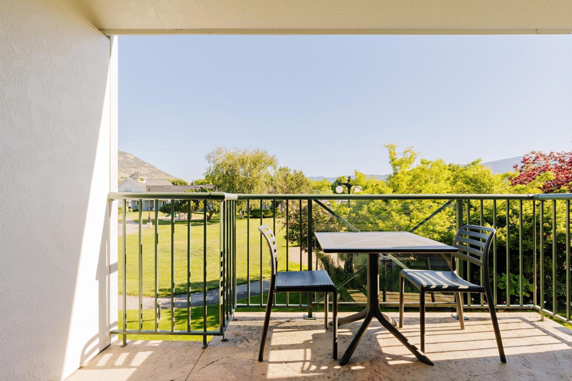 Balcomo, A Ramada By Wyndham Penticton Ngoại thất bức ảnh