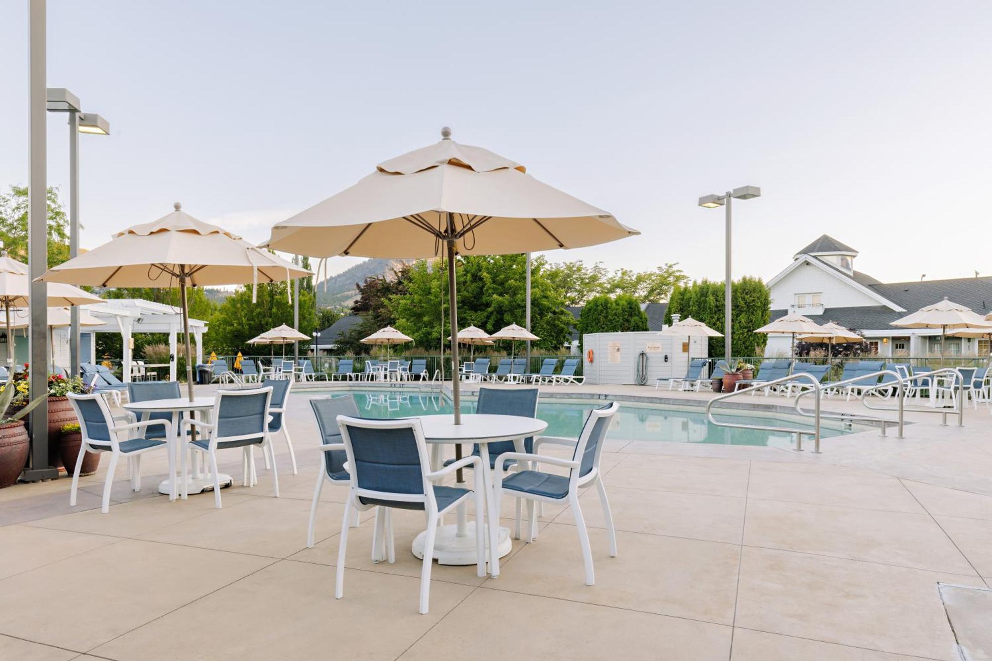 Balcomo, A Ramada By Wyndham Penticton Ngoại thất bức ảnh