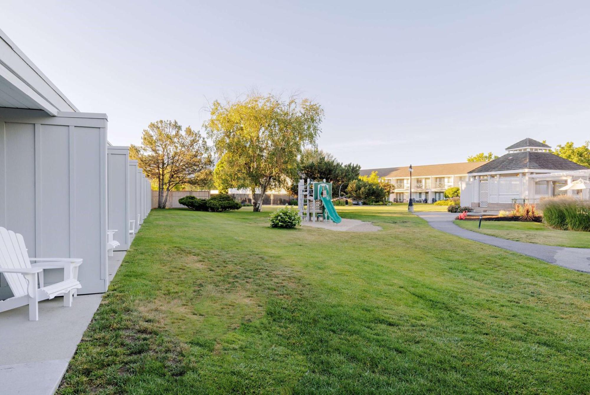 Balcomo, A Ramada By Wyndham Penticton Ngoại thất bức ảnh